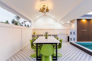 Outdoor dining