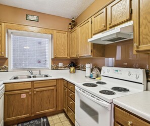 Two Bedroom Whispering Pines Vacation Rental Condo Sleeps 6 Indo