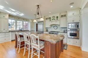 Kitchen | 1st Floor | Drip Coffee Pot | Toaster | Blender