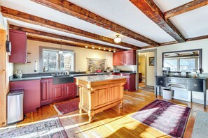 Kitchen | Blender | Toaster Oven | 1st Floor