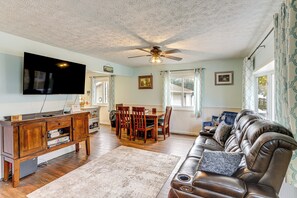 Interior | Central Heating & A/C | Free WiFi