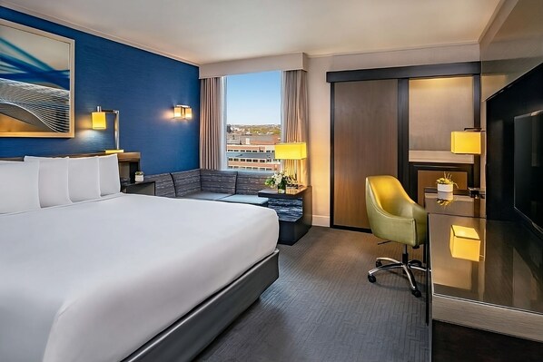 Unit with King bed. Exact unit will be assigned upon arrival. Views, colors, and decor may vary.