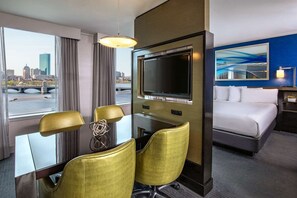 Unit with King bed. Exact unit will be assigned upon arrival. Views, colors, and decor may vary.