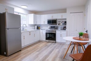 Enjoy the convenience of a functional kitchen, complete with all the cooking essentials.