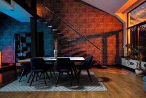 Tbilisi Bliss Penthouse - The incredible dining area