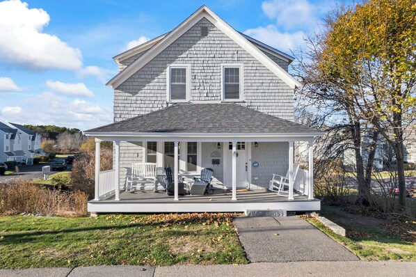 Welcome to 19 Long Beach Avenue