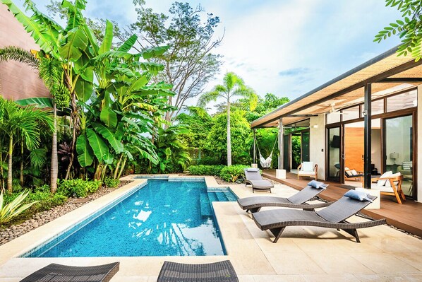 Your perfect getaway 5 min from the beach!