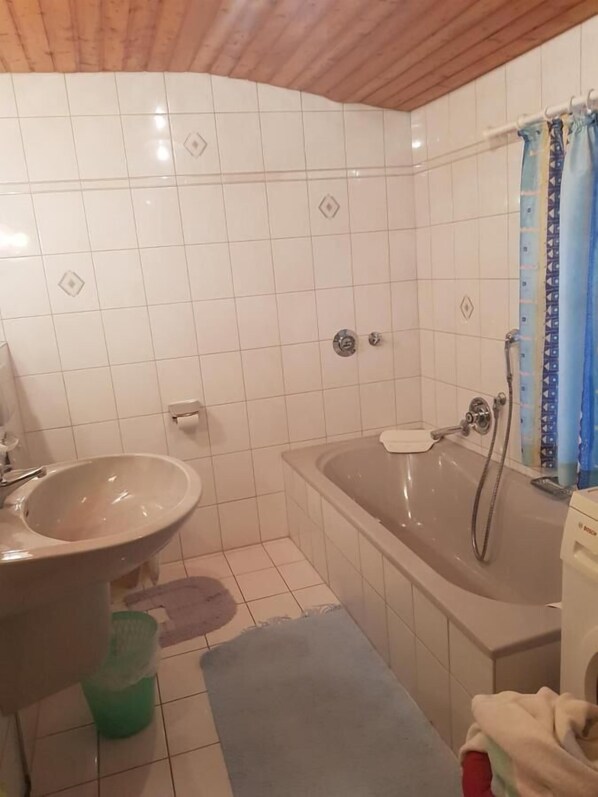 Ferienwohnung für 2-4 Personen, 60 qm, 1 Schlafzimmer und Balkon-Freienwohnung Kahlersberg Bad