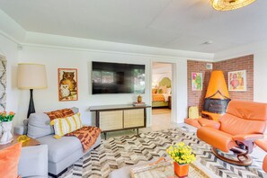Living Room | Central A/C & Heating