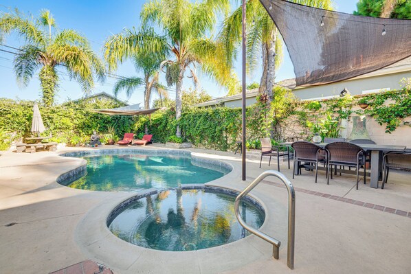 Los Angeles Vacation Rental | 2BR | 1BA | 3 Steps to Enter | 1,200 Sq Ft