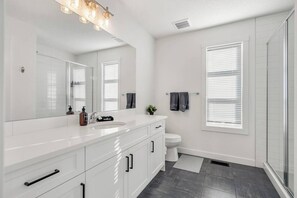 Master bedroom ensuite washroom