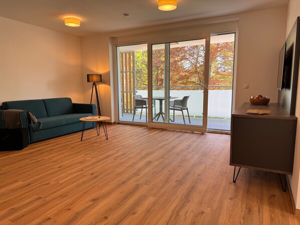 Apartment Maxi, 65qm, Schlafzimmer, Balkon mit Parkblick, Wohn-Essbereich, Schlafsofa