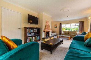 Alderfen View, Neatishead - Host & Stay
