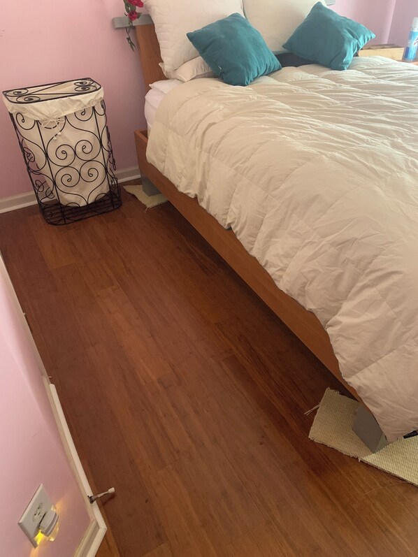 Queen bed