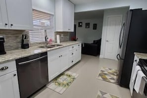 Kitchen (1)