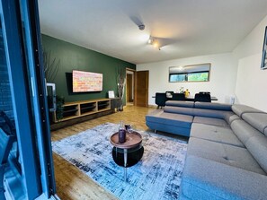 Living Room / Lounge