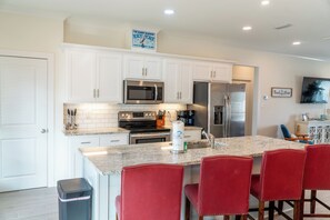 004-2 Sunset Blessing Fully Equipped Kitchen with Dinning Space