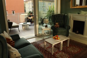 Living room (2)