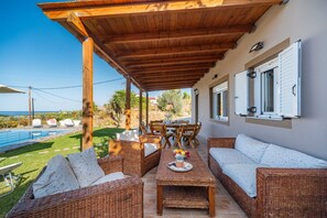 Balcony / Terrace / Patio, Building Exterior, Garden, Outdoor, Pool, Scenic View