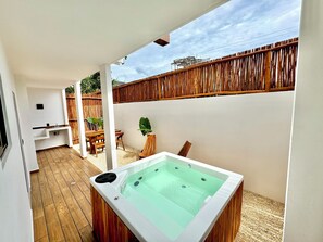 Private Jacuzzi