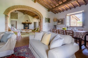 Autumn, Living Room, Spring, Summer