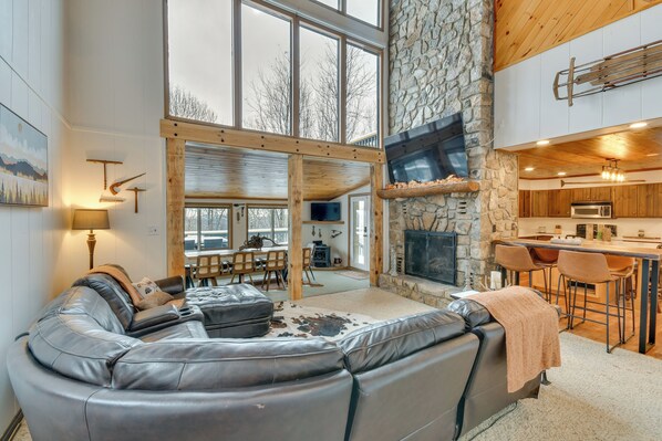Seven Devils Vacation Rental | 4BR | 2.5BA | 2,256 Sq Ft | Stairs Required