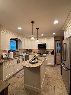 Fully equipped kitchen