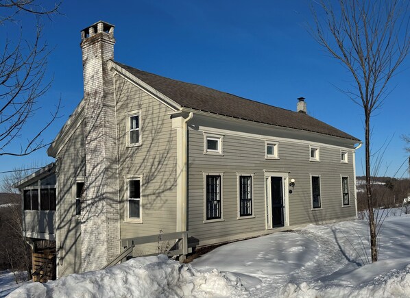 Catskill Turnpike House (1823), one of the three oldest houses in East Meredith
