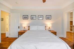 "If you’re looking for a place that combines charm, comfort, and convenience, this is it. We’d happily stay here again!" - Jonas, 5 Star Review