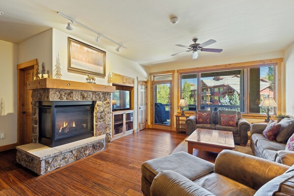 Come stay at Aspen Gold located in Aspen Lodge at Trappeurs Crossing!