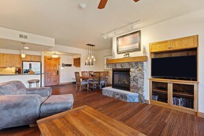 Centrally fireplace located for all to see