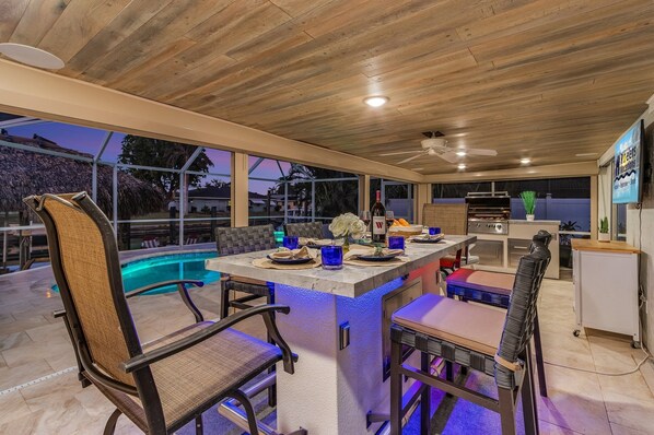 Outdoor dining