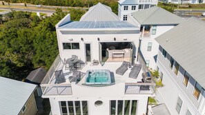 Ocean Breeze | Gulf Views | Roof Top Deck | Hot Tub | Grill