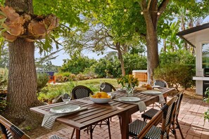Outside dining table for enjoying meals al fresco!