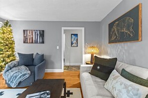 Stowe Valley Haven - Beautiful redesigned 4BR home (4606)