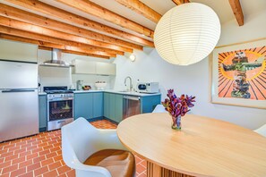Dining Area | Kitchen