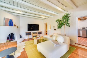 Living Area | Smart TV | Decorative Fireplace | Board Games