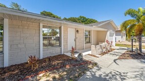Entry with Front Patio