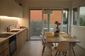 Kitchen (3)