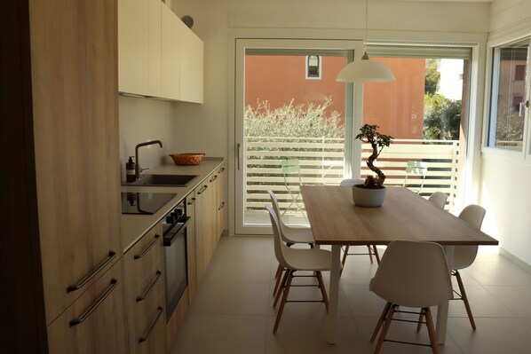 Kitchen (1)