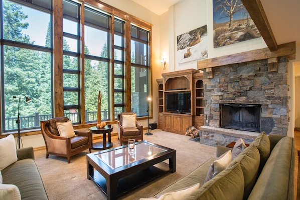 Living Room, Room, Indoors, Furniture, Couch