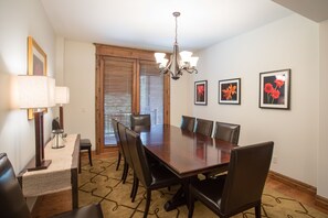 Chair, Furniture, Flooring, Indoors, Room