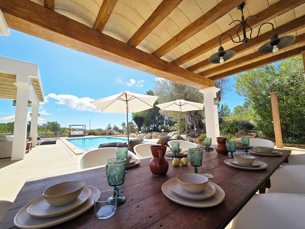 Outdoor dining area