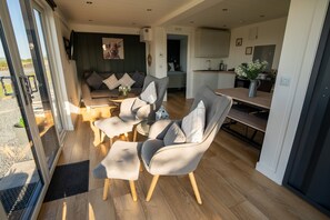 Living Room / Lounge