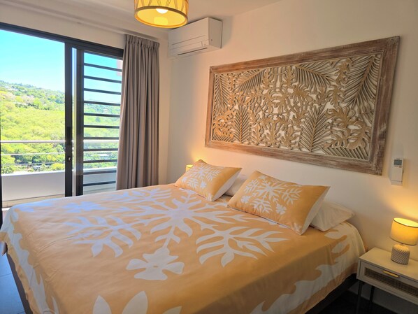 Elégante et raffinée, voici notre deuxième chambre avec une décoration soignée.