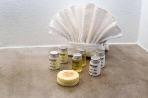 Bathroom amenities