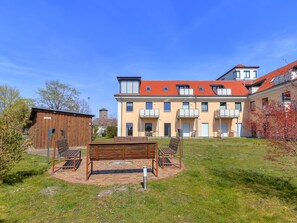 Grillplatz und Fahrradschuppen