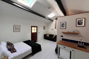 Linden Lodge
