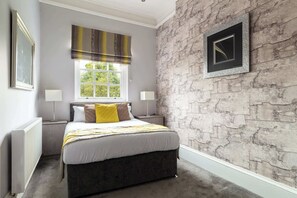 Mayford Apartment, Durham - Host & Stay