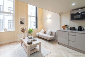 Athenaeum House, Leeds - Host & Stay
